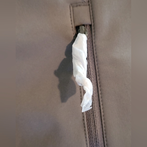 NWOT CLIQUE Vest, Zipper Closure with Pockets, Embroidered Bird Detail, Medium - Picture 9 of 13